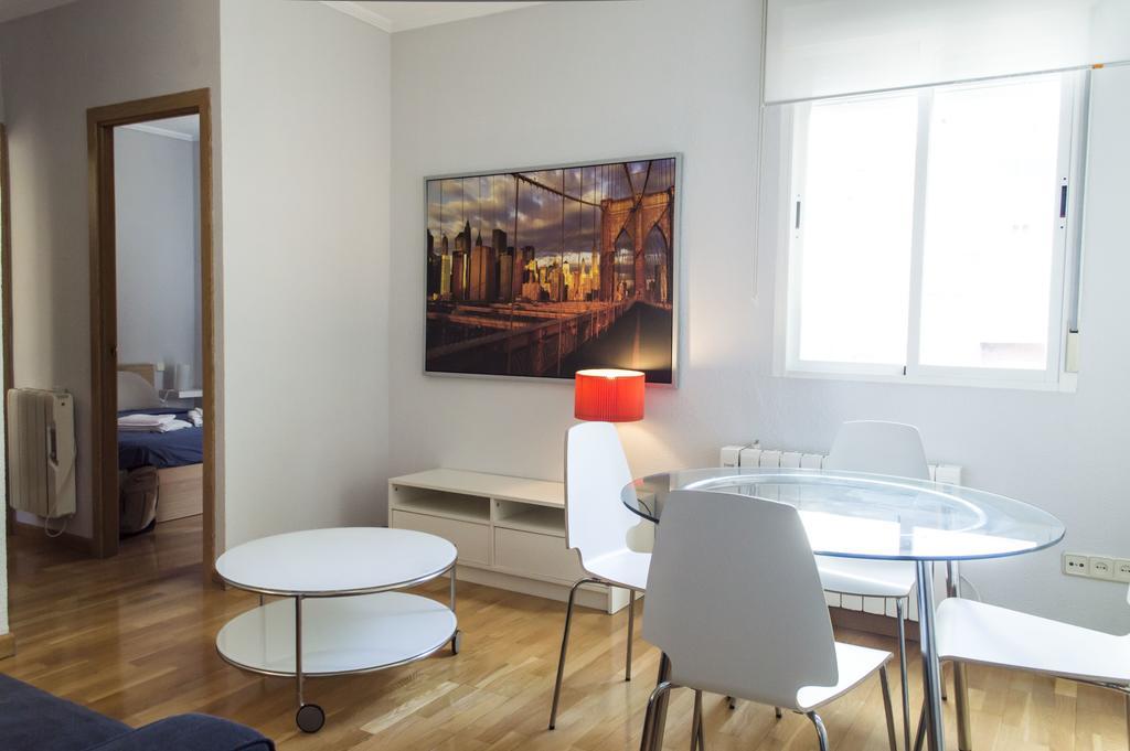 For You Rentals Reina Sofia Apartment Temporal Df21 Madrid Exterior photo
