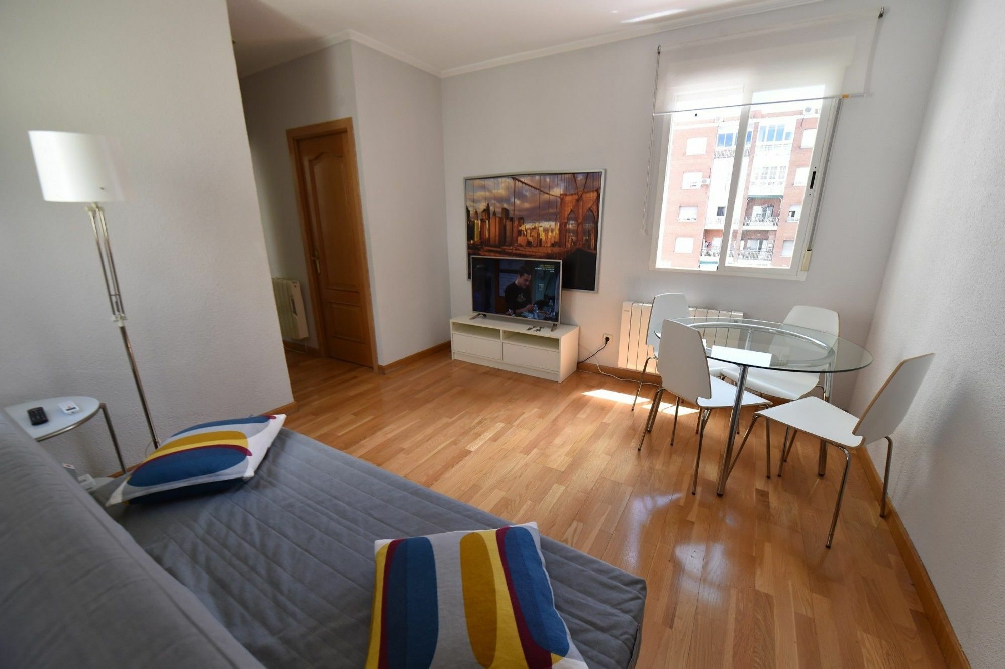 For You Rentals Reina Sofia Apartment Temporal Df21 Madrid Exterior photo