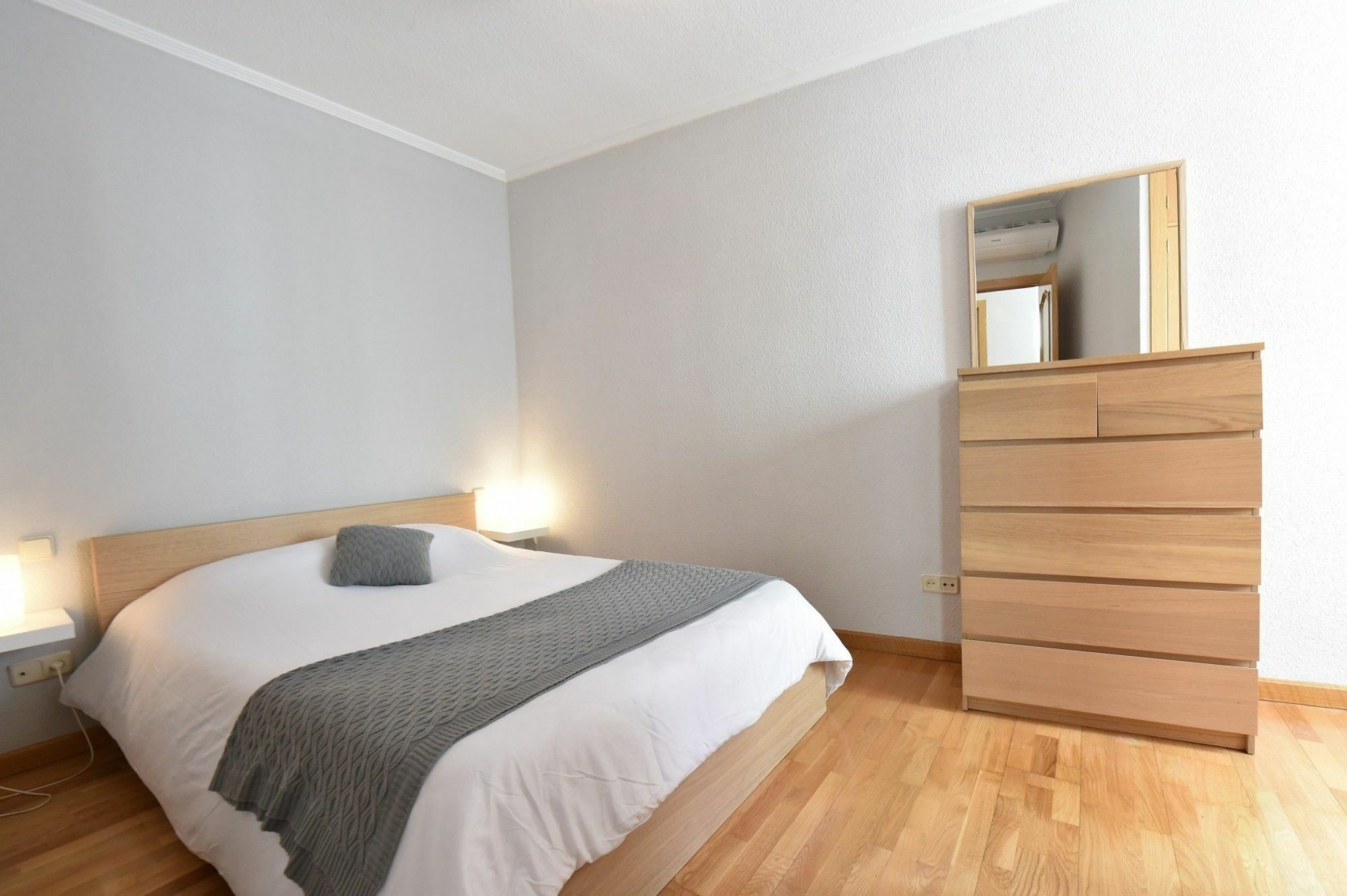 For You Rentals Reina Sofia Apartment Temporal Df21 Madrid Exterior photo